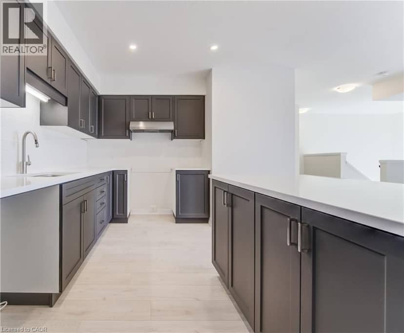 27 URBANE Boulevard — photo 11 of 32