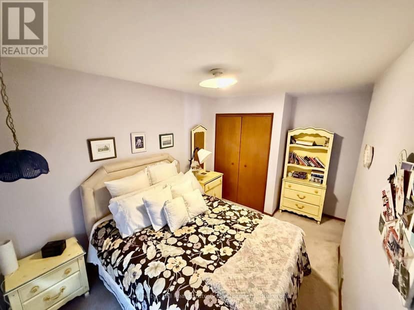 508 Cambrian Crescent — photo 19 of 35
