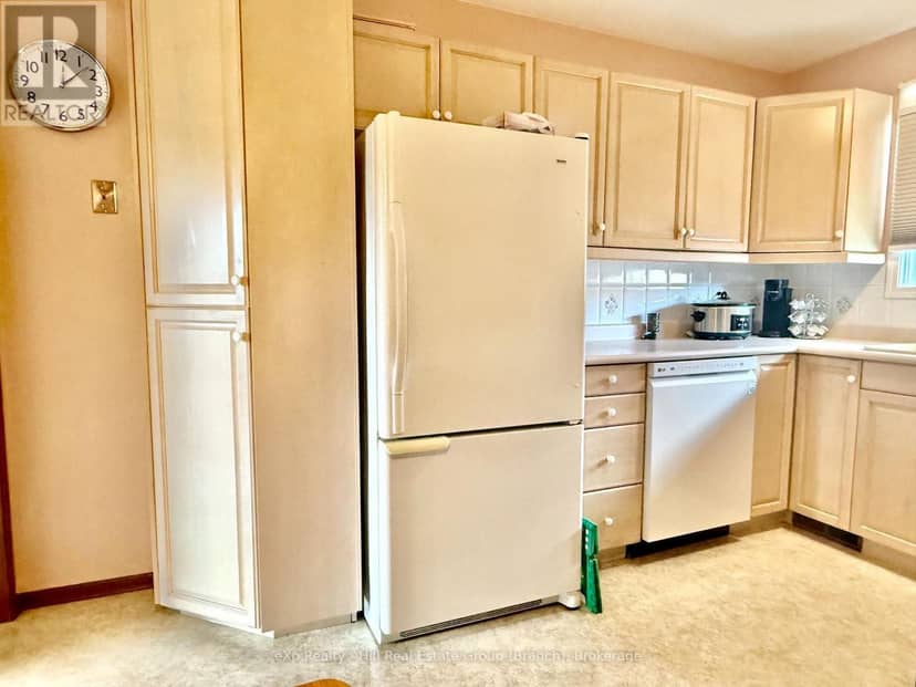 508 Cambrian Crescent — photo 14 of 35