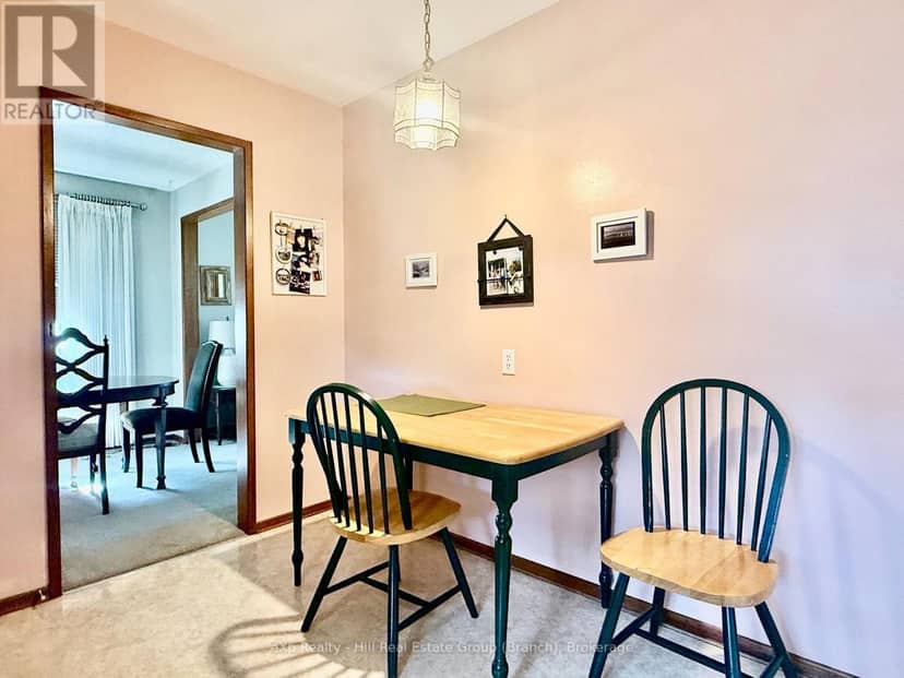 508 Cambrian Crescent — photo 12 of 35