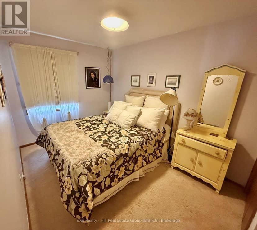 508 Cambrian Crescent — photo 18 of 35