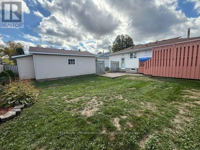 508 Cambrian Crescent — photo 34 of 35