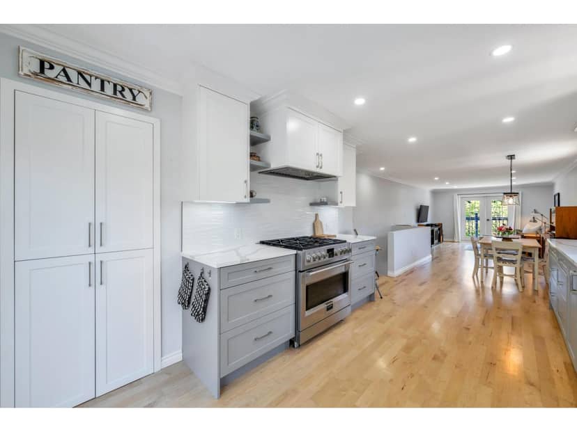 871 KENT STREET, White Rock