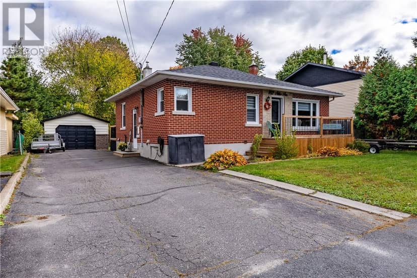 802 Attlee Avenue — photo 2 of 40