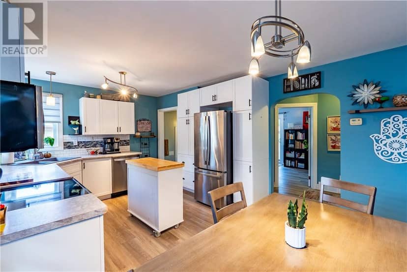802 Attlee Avenue — photo 4 of 40