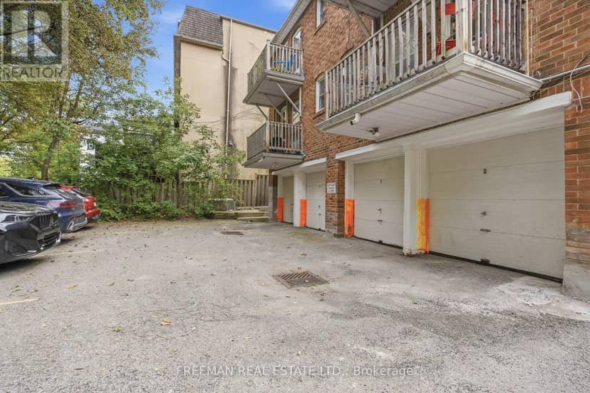 783 Spadina Road — photo 9 of 36