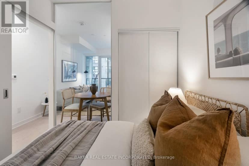 412 - 65 Mutual Street — photo 6 of 17