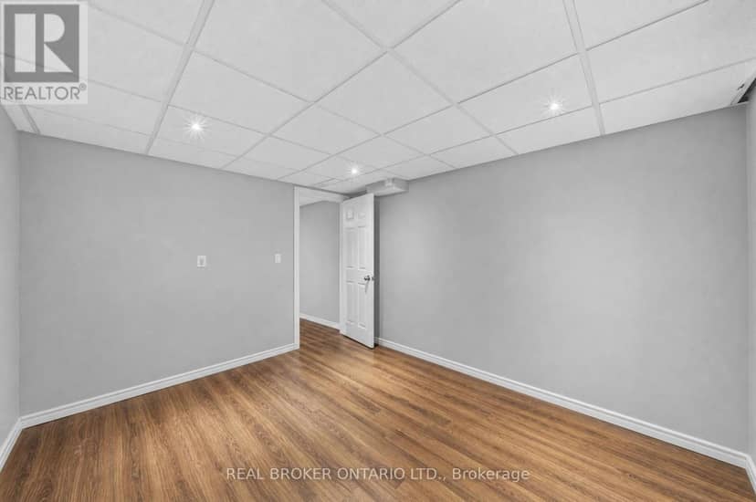 63 Eric Clarke Drive — photo 31 of 38