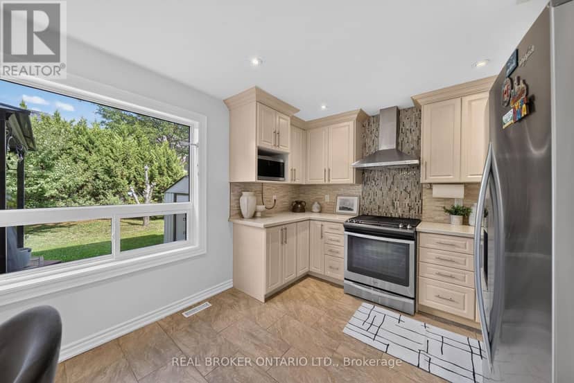 63 Eric Clarke Drive — photo 7 of 38