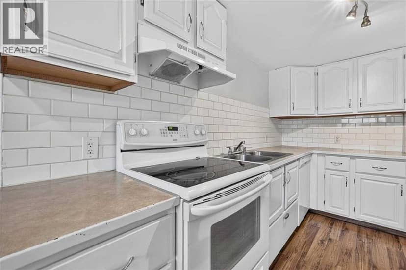 2606 14 Avenue SE — photo 22 of 32