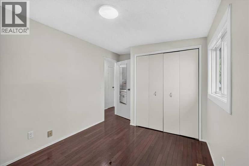 2606 14 Avenue SE — photo 15 of 32