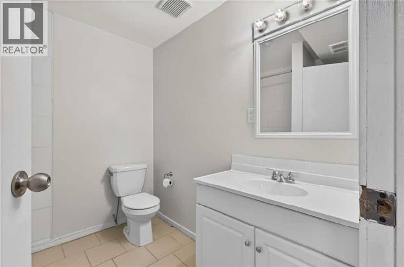 2606 14 Avenue SE — photo 26 of 32
