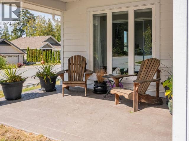 7339 LAZO STREET, Powell River, photo 3