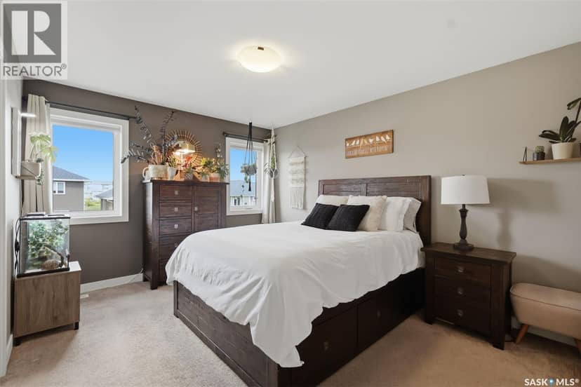 145 Cowan CRESCENT — photo 21 of 40