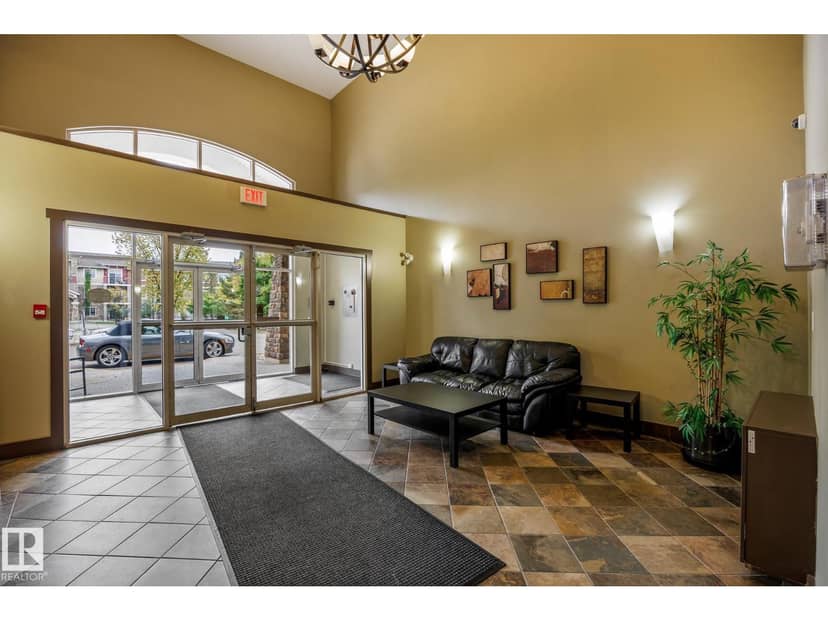 #217 2503 Hanna Cr NW, Edmonton, photo 2