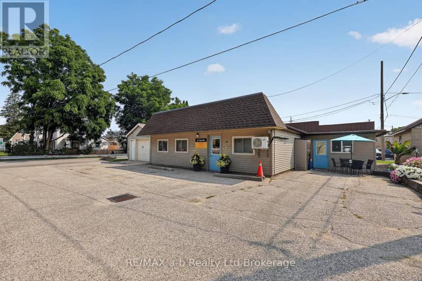 4 Washington Street — photo 1 of 39