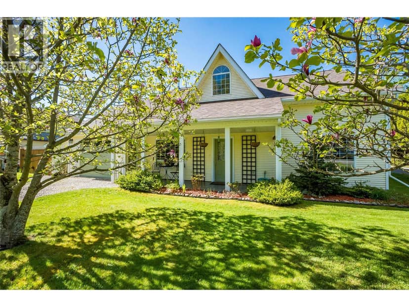 661 C Avenue, Kaslo