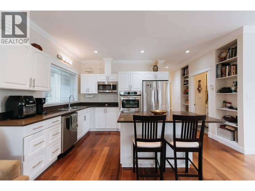 766 GERUSSI LANE, Gibsons, photo 3