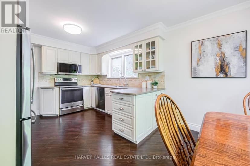 19 Ridgegate Crescent — photo 17 of 39