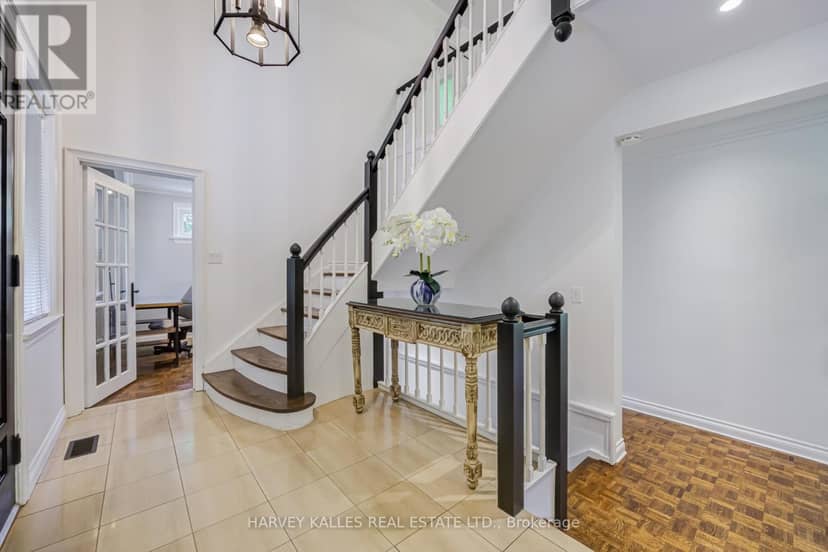 19 Ridgegate Crescent, Toronto, photo 5
