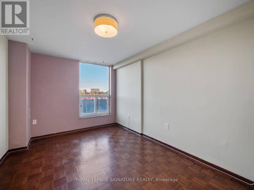 404 - 130 Neptune Drive — photo 17 of 25
