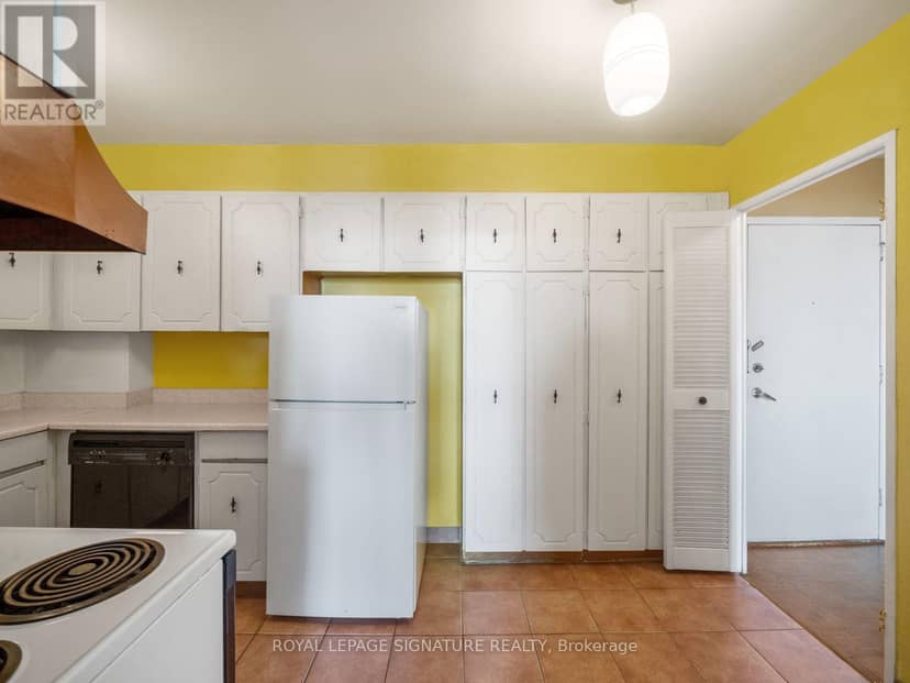 404 - 130 Neptune Drive — photo 9 of 25