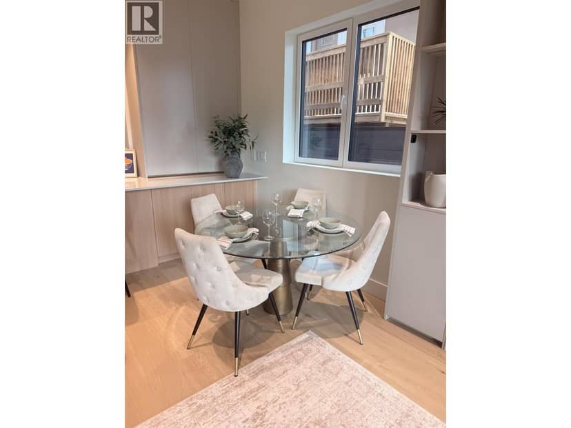 1 3315 W 10TH STREET, Vancouver, photo 3