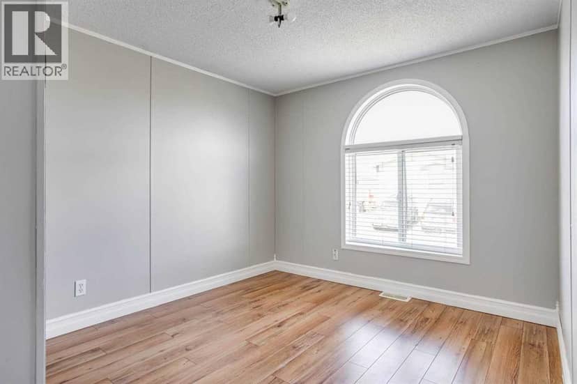 252 Grandview Crescent — photo 23 of 35