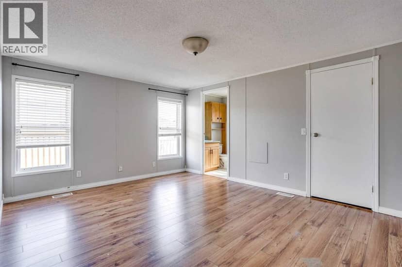 252 Grandview Crescent — photo 16 of 35