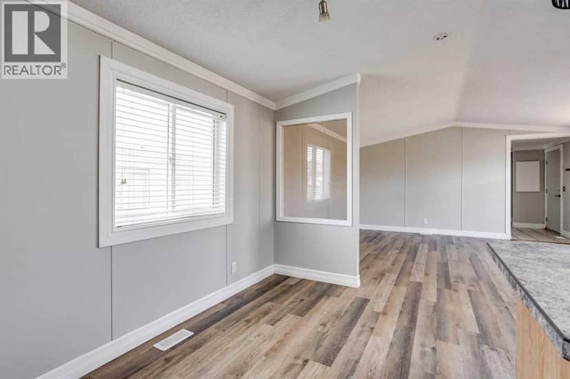 252 Grandview Crescent — photo 14 of 35