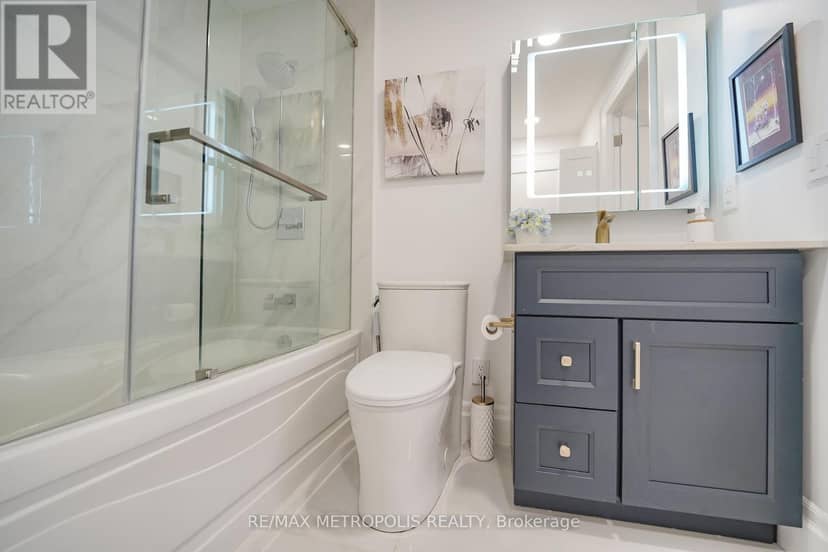 3709 - 2191 Yonge Street — photo 28 of 36