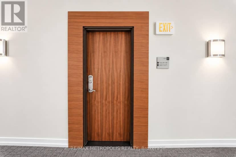 3709 - 2191 Yonge Street — photo 5 of 36