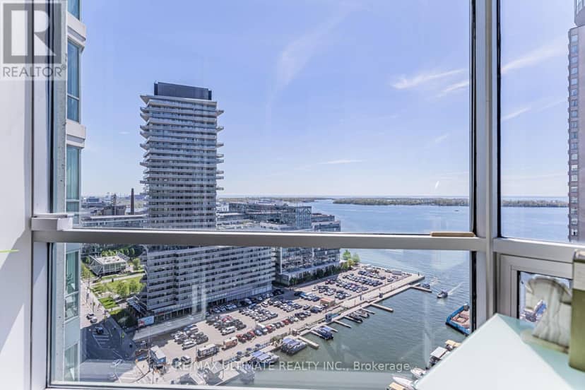 2206 - 10 Queens Quay W — photo 33 of 40