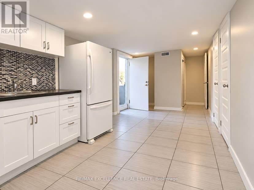 1227 Trafalgar Street, London East, photo 7