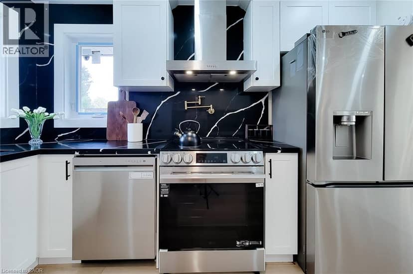 8 ALBEMARLE Street — photo 16 of 40
