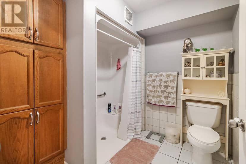 110-112 East Balfour ST — photo 18 of 40