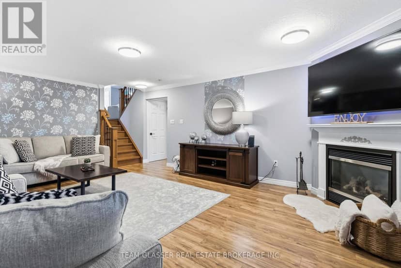 2334 Meadowgate Boulevard — photo 17 of 40