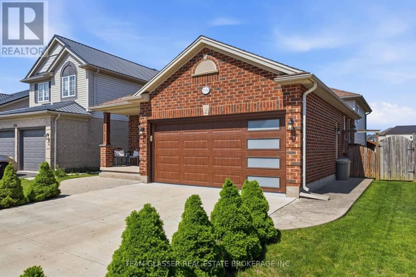 2334 Meadowgate Boulevard — photo 4 of 40
