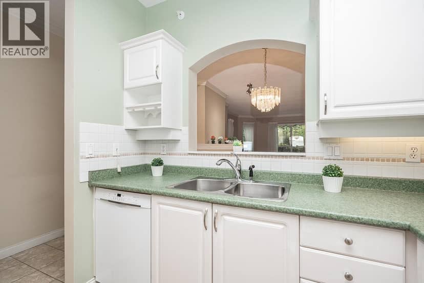 104 2995 PRINCESS CRESCENT, Coquitlam, photo 6