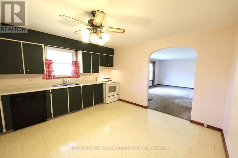 161 River Street E — photo 14 of 28