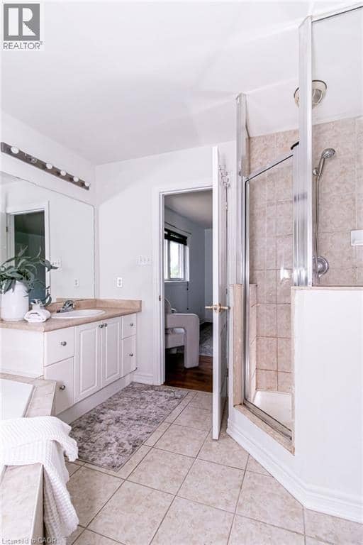 58 PEACHWOOD Crescent — photo 29 of 40