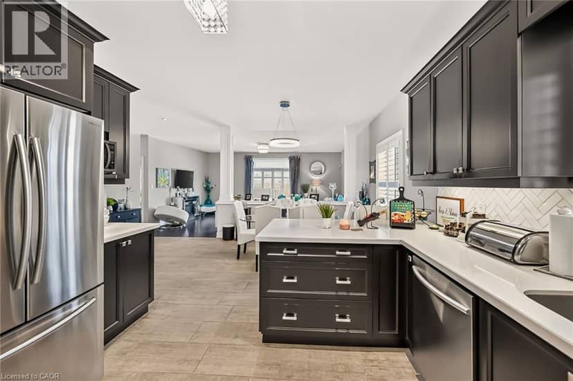 8165 TWENTY Road E — photo 12 of 40