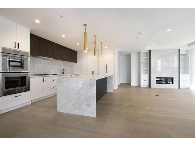 703 14825 THRIFT AVENUE, Surrey