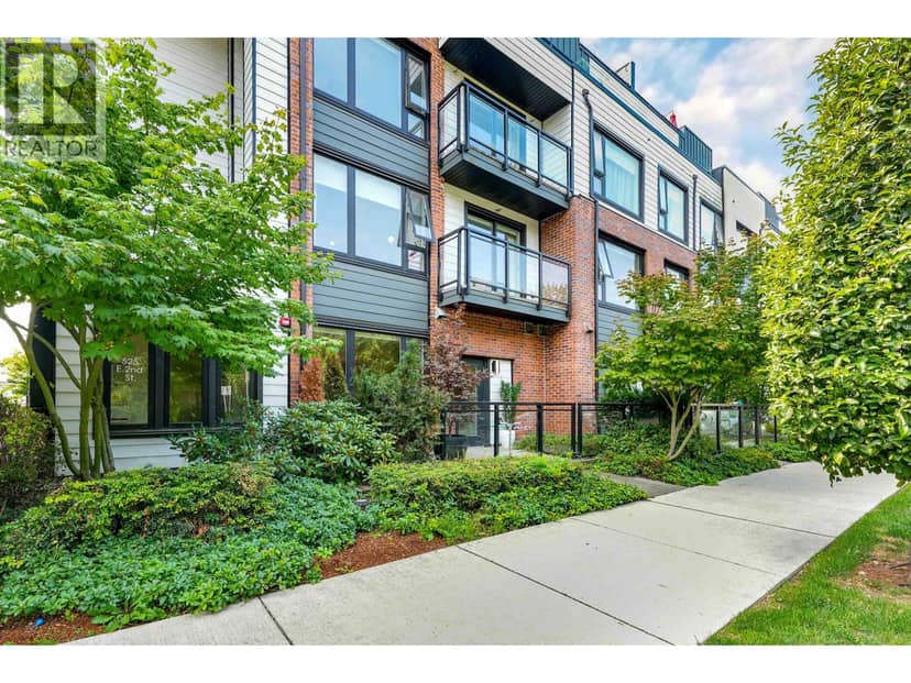 127 525 E 2ND STREET, North Vancouver, photo 2