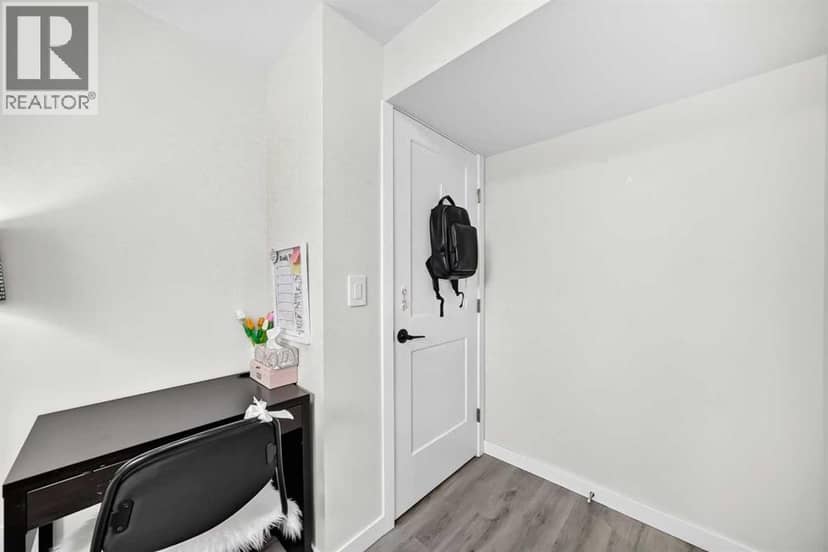 553 Macewan Drive NW — photo 31 of 38