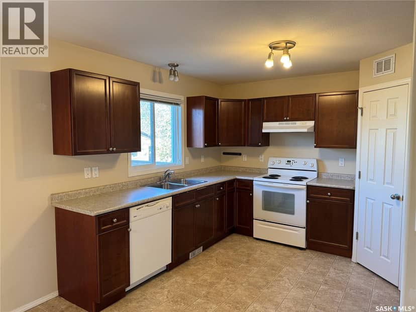 158 East Hampton BOULEVARD — photo 10 of 38