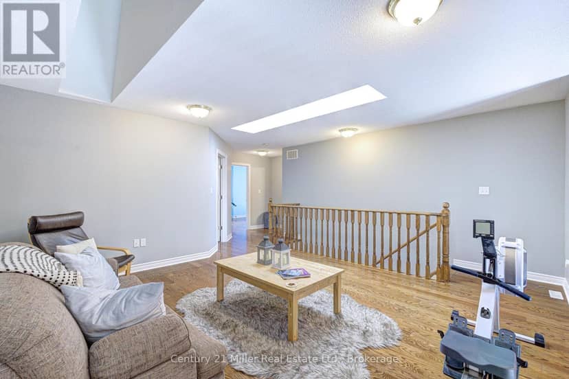 3202 Epworth Crescent — photo 22 of 40