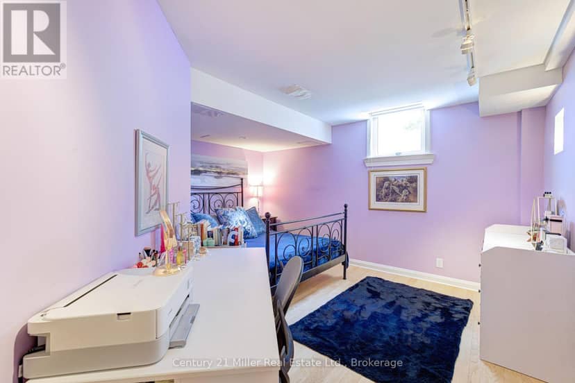 3202 Epworth Crescent — photo 36 of 40