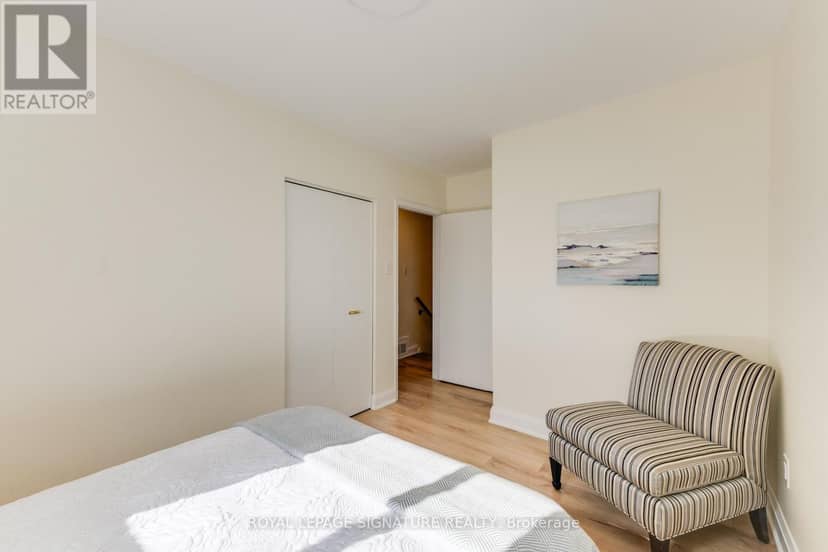 8 Bellbury Crescent — photo 11 of 34