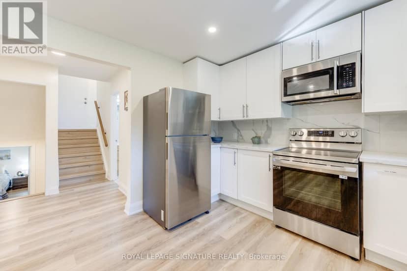 8 Bellbury Crescent — photo 17 of 34
